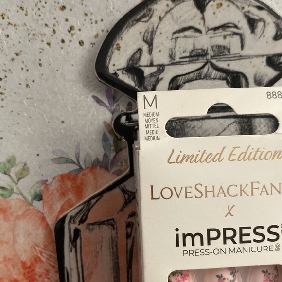 Floral press on nails - Picture 2 of 8